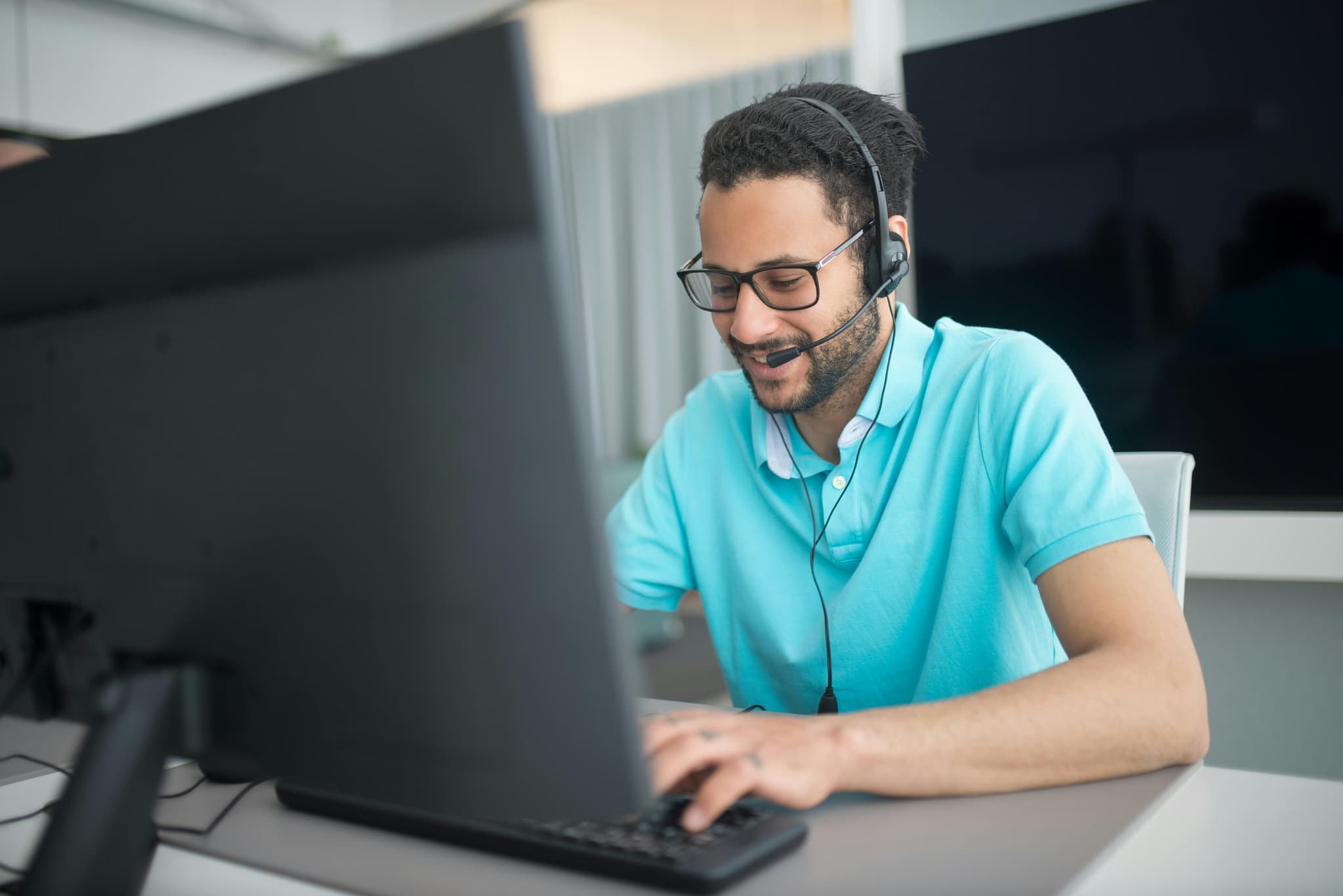 The Ultimate Guide to CRM for Solopreneurs: Features, Benefits & Getting Started